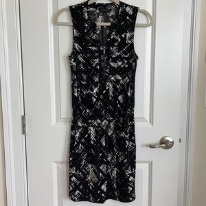 EUC Black and white banana Republic dress XS